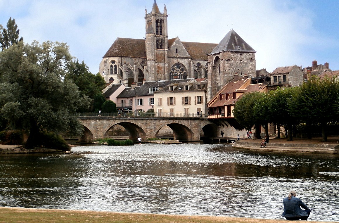 Joan of Arc - The medieval town of Moret-sur-Loing was on our route