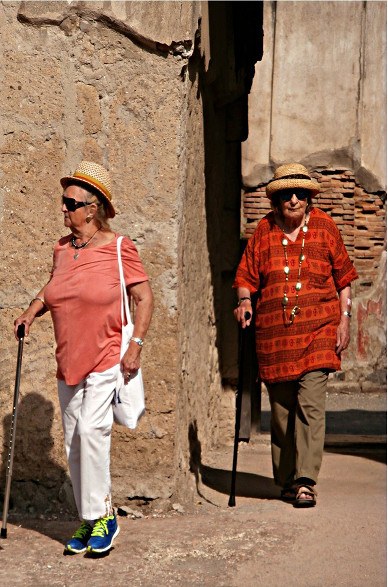 Herculaneum-4-Lolly and Jackie