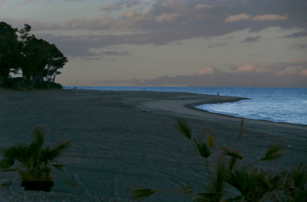 Beach-at-dusk-near-Metaponto- a refreshing treat in the heat
