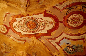 Ornate Craco ceiling decoration in the 17c style