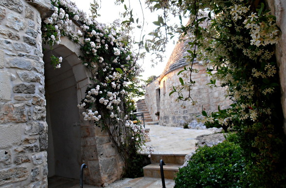 SMALL TOWN APPEAL IN APULIA ENCHANTS - Francesca's-Trullo