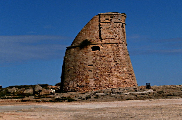 OTRANTO - Old-defensive-tower