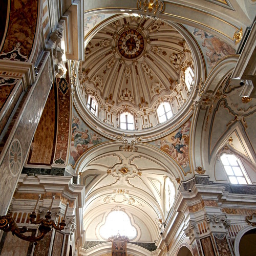 Monopoli - Martina Franca - The-windowed-dome-of-the-Duomo-Madonna-della-Madia