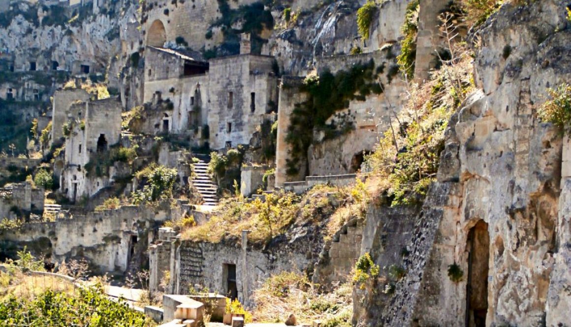 The ruins in the Sasso Caveoso -Exploring the Sassi