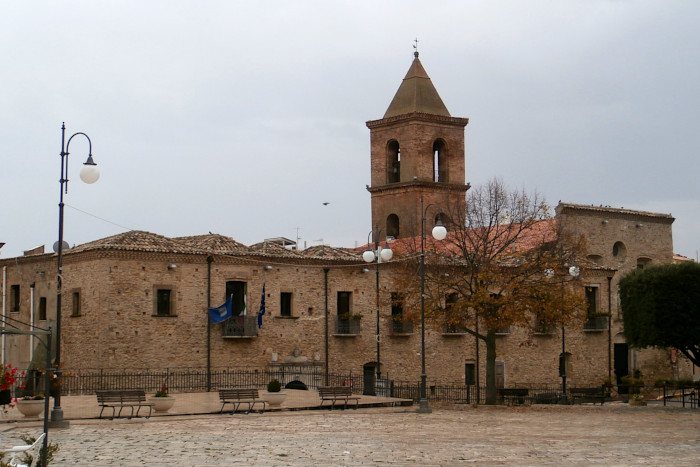 Rainy day discoveries - Main Piazza with the Medieval Town Hall