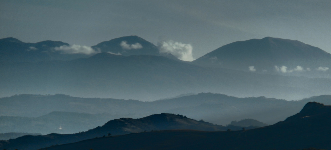 Trivigno - Eye to eye with Eagles - Mountain view near Trivigno