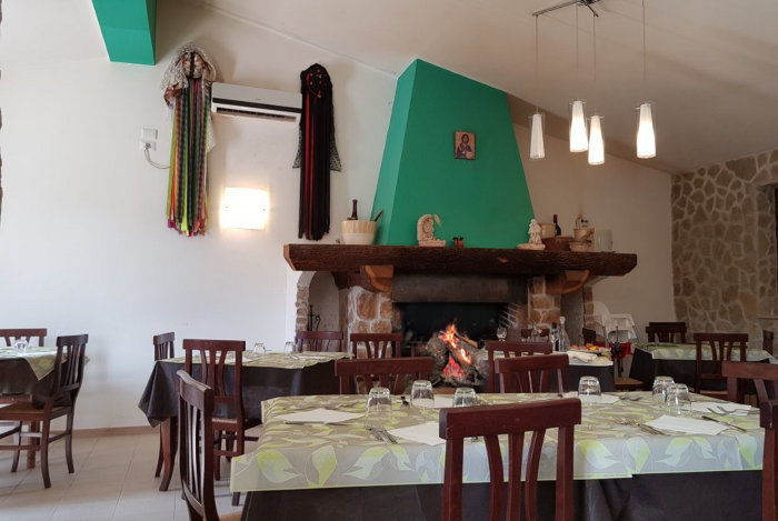 Tricarico - Traditional Food - Traditional Customs - Dining room