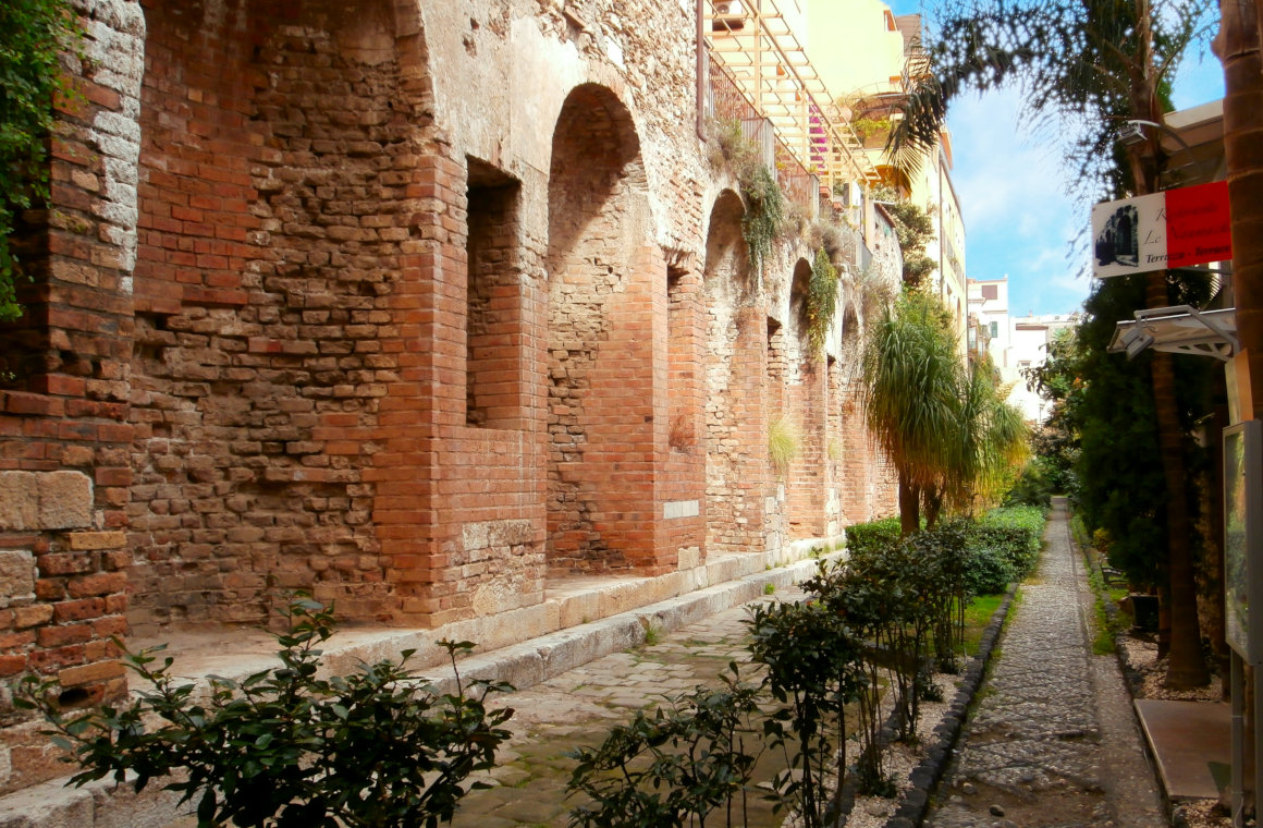 Sicily - Roman wall and Garden in Taormina