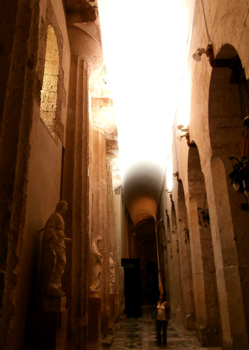 Syracuse - Queen of Sicily - Inside the Duomo