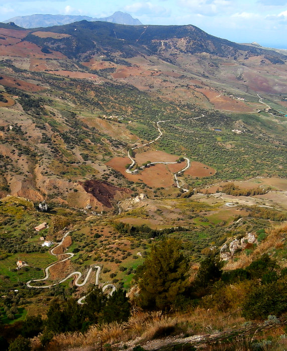 Mountain roads in Sicily - Road snaking away below Sclafani Bagni