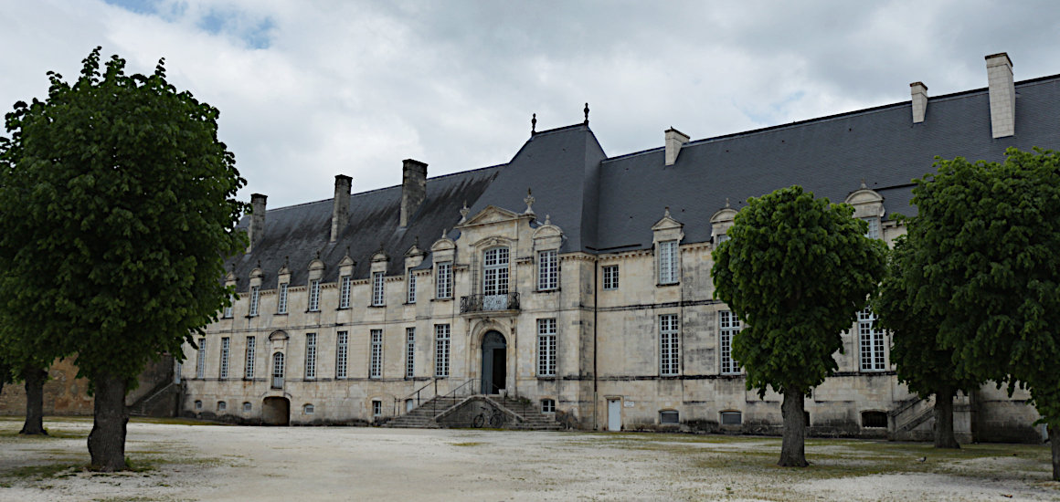 Discovery near Melle - The Convent at St Jean d’Angèly